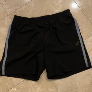 ASICS MEN’S SHORTS IN SIZE LARGE